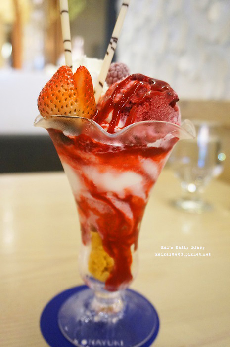 【KONAYUKI 粉雪Cafe】來自北海道的夢境甜點。霜淇淋控不可錯過的尖叫莓果聖代 @凱的日本食尚日記