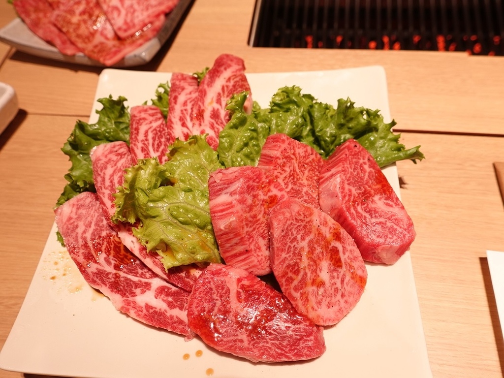 ☆【2018沖繩自由行】燒肉琉球の牛-國際通店。夢幻的高價和牛 @凱的日本食尚日記