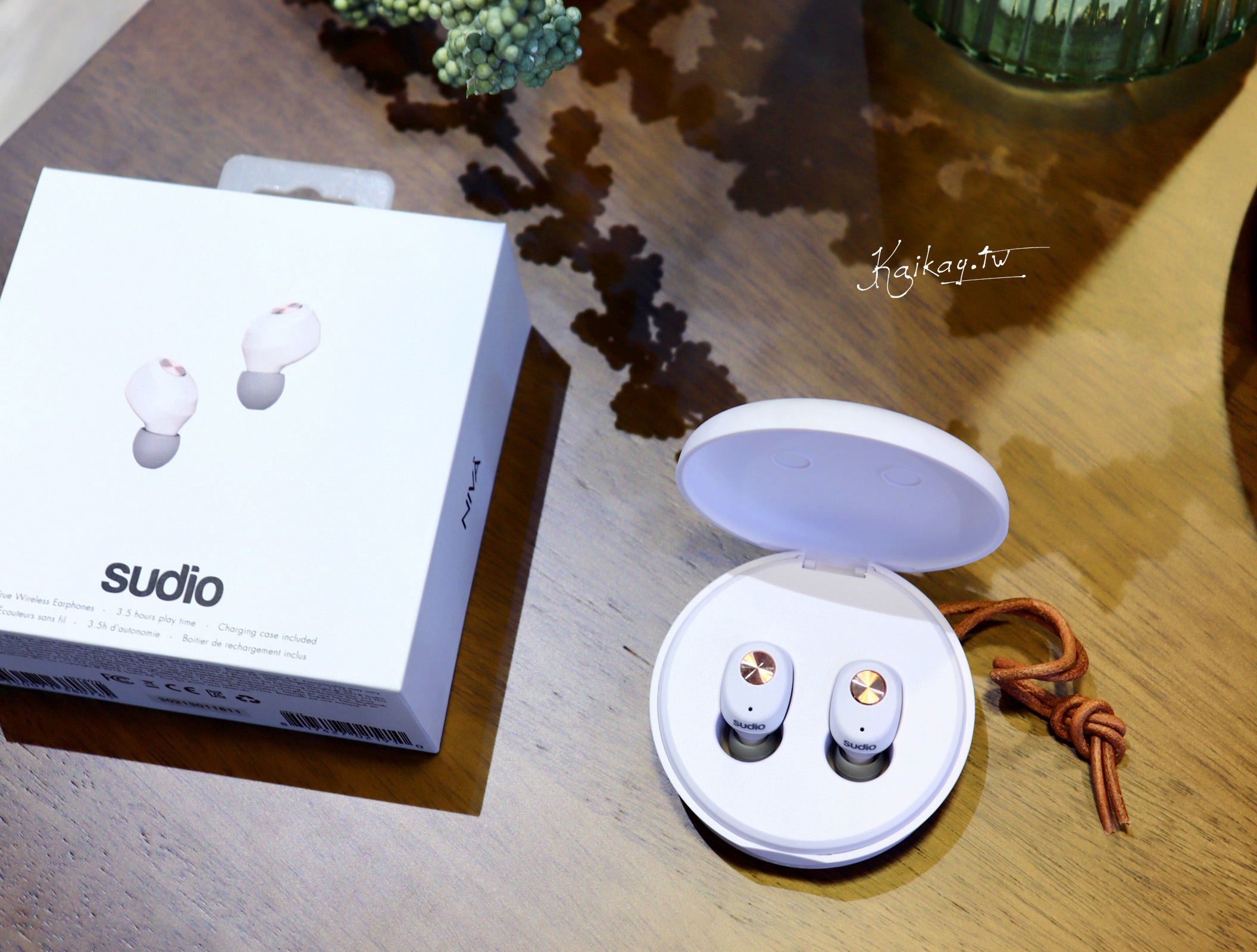 ☆【３Ｃ】來自瑞典的Sudio Niva。簡約、直覺、高質感的絕美真無線藍牙耳機 @凱的日本食尚日記