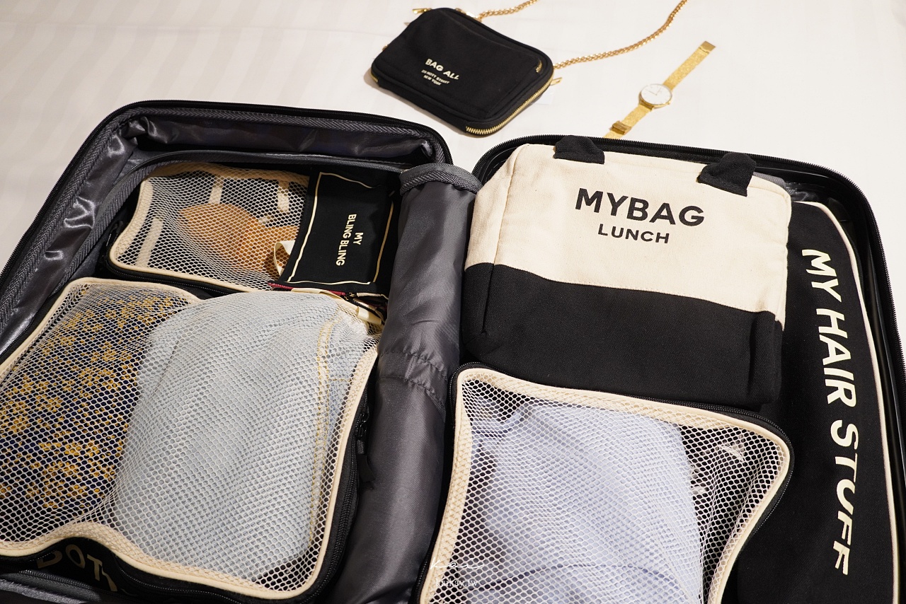 ☆【旅行小物】把收納變得浪漫又簡單！最時尚黑白旅行收納包 Bag-all