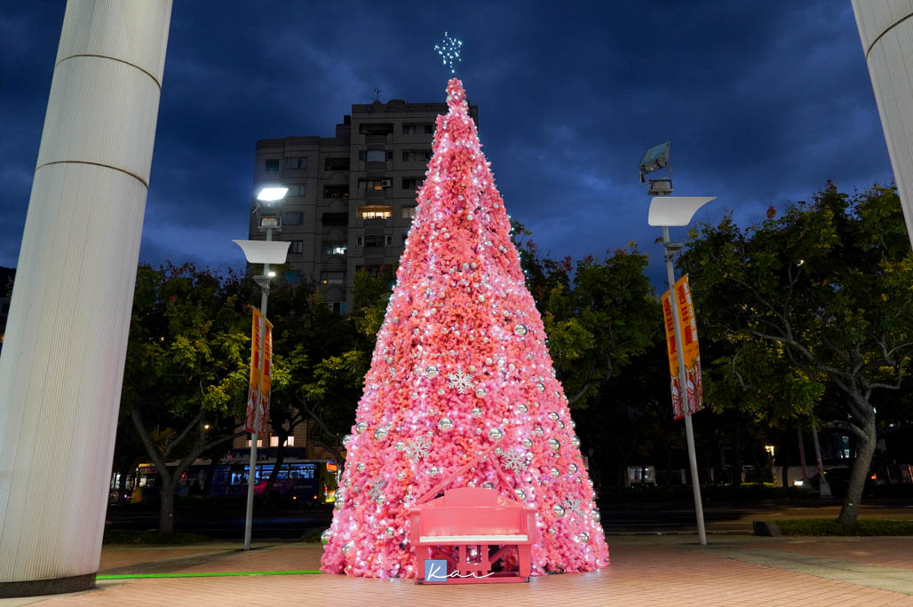 ☆【台北聖誕】天母新光三越「粉紅鋼琴聖誕樹」。少女心噴發的粉紅遊樂園