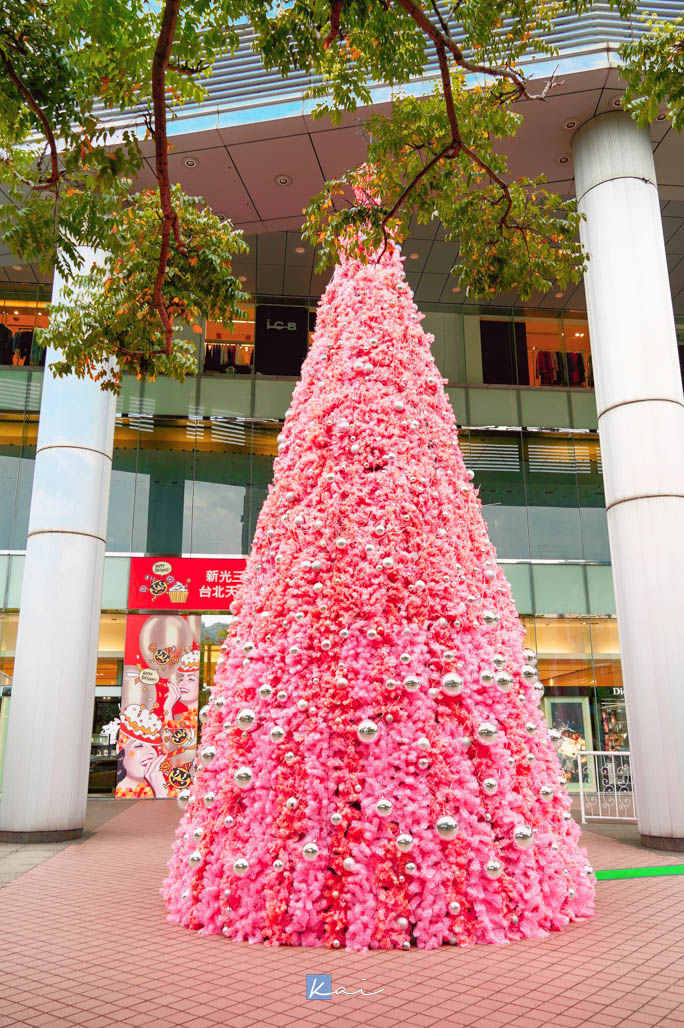 ☆【台北聖誕】天母新光三越「粉紅鋼琴聖誕樹」。少女心噴發的粉紅遊樂園