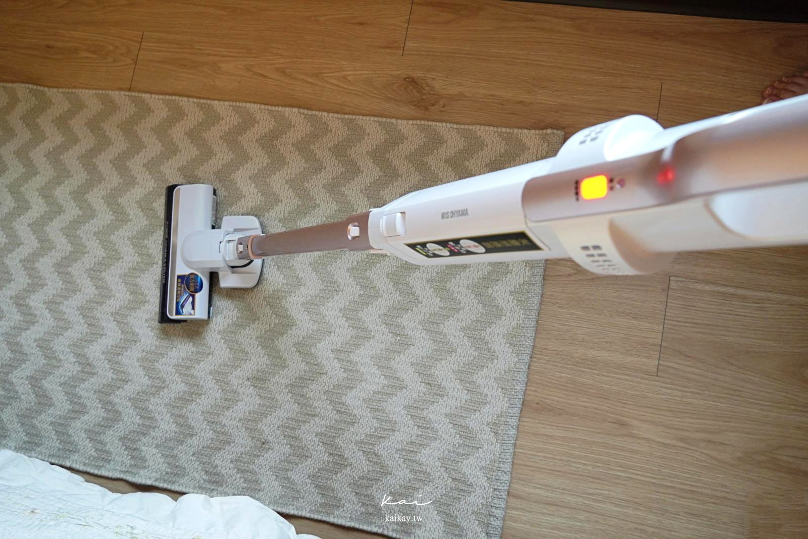 ☆【家電】 “輕“鬆吸出看得見的乾淨空間。日本IRIS偵測灰塵無線吸塵器 IC-SLDCP6