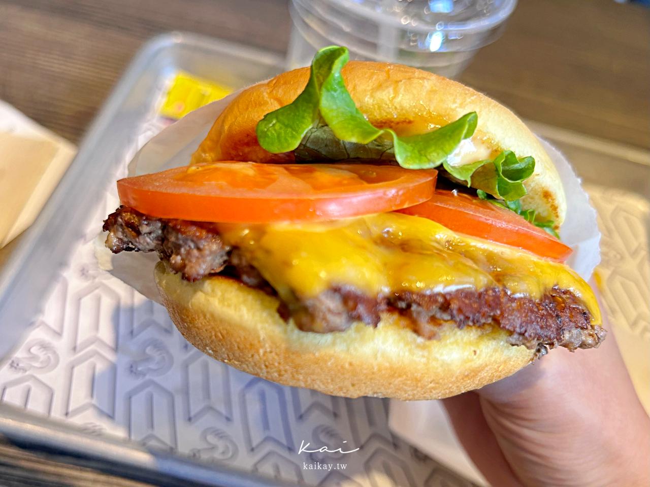 ☆【東京美食】紐約最好吃的漢堡 Shake Shack 亞洲第一分店：明治神宮外苑前店。