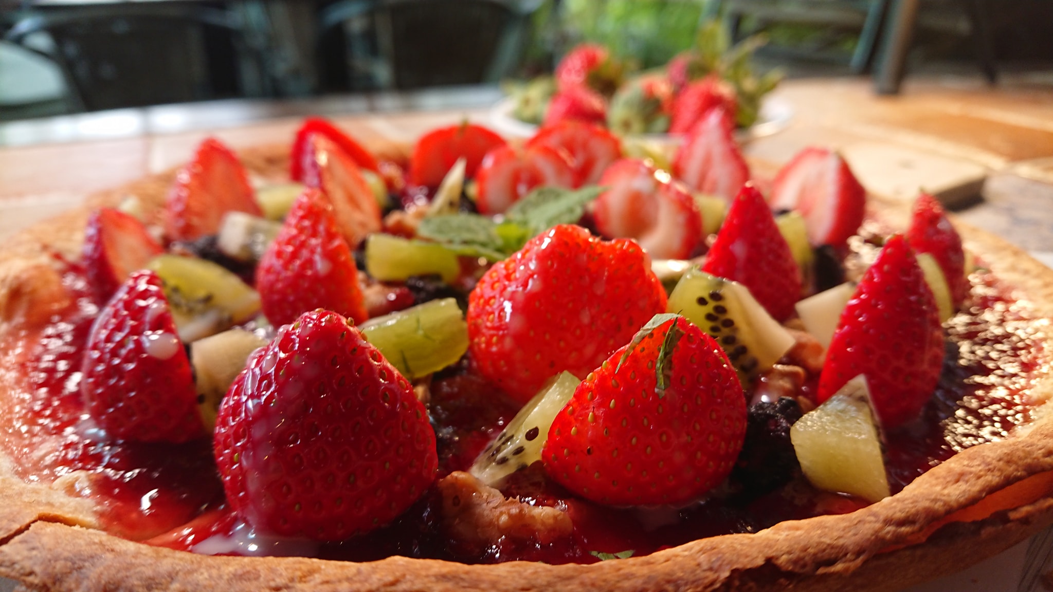 ☆【台北｜內湖】莓圃休閒農園。森林系小花園吃草莓雞腿排、草莓披薩，還可以採草莓