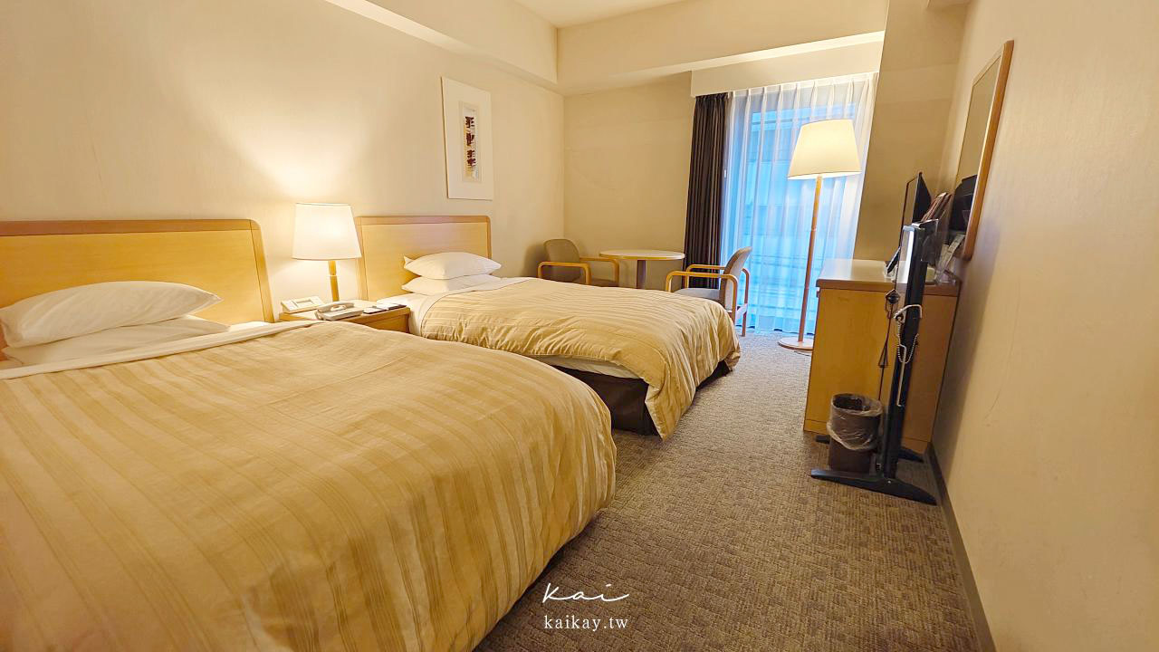 ☆【茨城住宿】沒有很推的水戶總統飯店President Hotel Mito。房間寬敞但隔音很差、有便利商店，水戶車站7分鐘可到 @凱的日本食尚日記