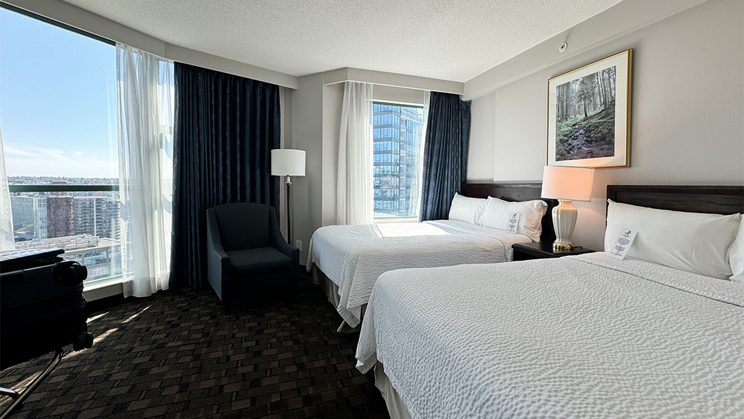 網站近期文章：溫哥華飯店推薦。超平價Rosedale on Robson Suite Hotel套房飯店，有客廳、廚房、微波爐超好住！